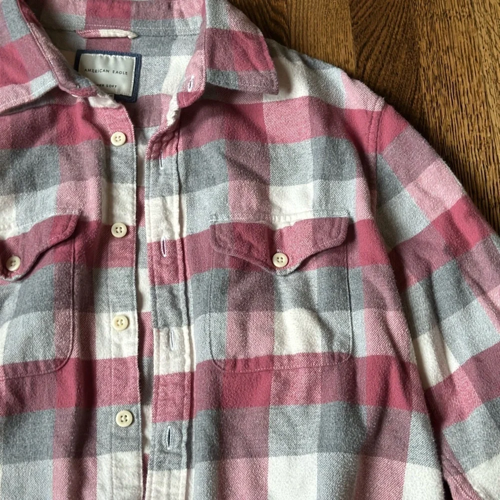 AE Super Soft Flannel Shirt Super soft and destined to be your next go-to - Picture 3 of 6